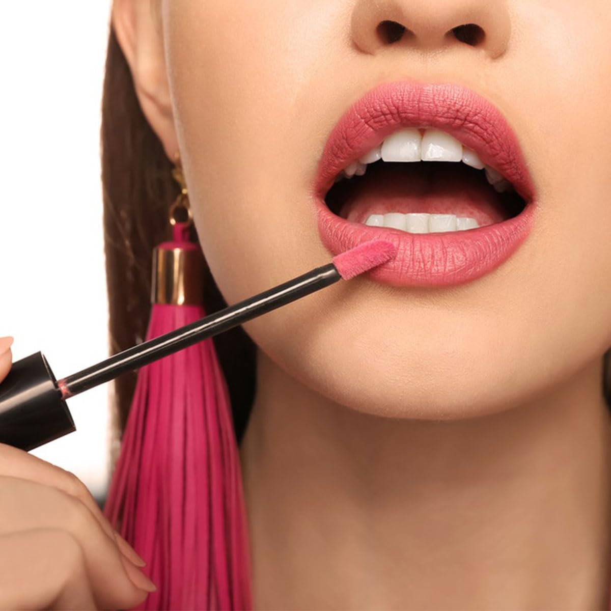 100 Pack Disposable Lip Brushes Lipstick Wands Lip Gloss Applicator Brush Makeup Tool Make Up Applicators Perfect Beauty Cosmetic Kits Mascara Wand Set Lash Spoolies for Eyelash Extensions (Black)