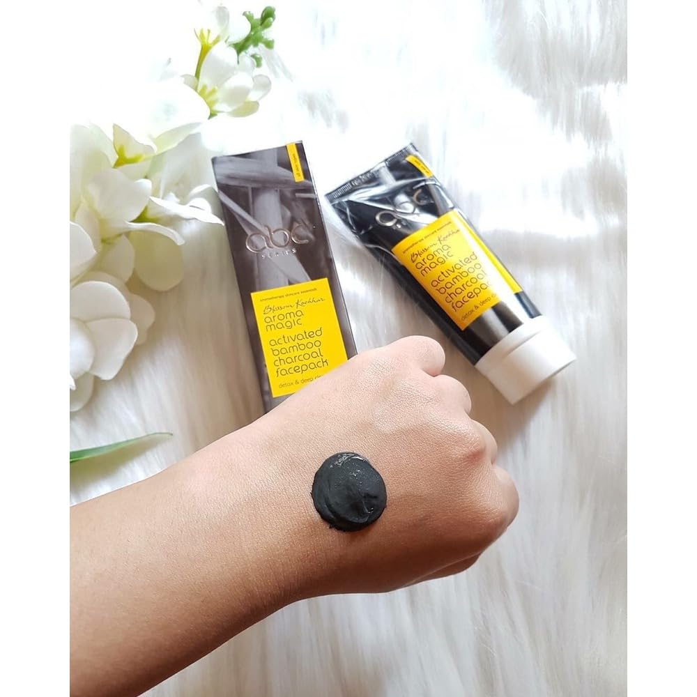 Aroma Magic Activated Bamboo Charcoal Detoxifying face Pack | Enriched with Aloe Vera, Lemon & Sandalwood Extracts | Face Pack for Men & Women | All Skin | Detox & Deep Cleanse | 100gm (Pack of 1)