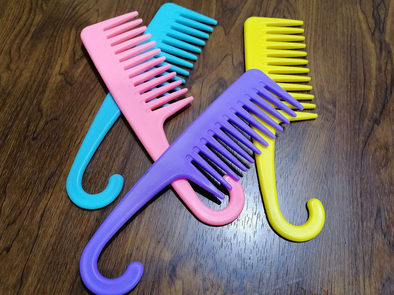4 Pcs Wide Teeth Combs Shower, Detangler Comb with Hook, Hair Wide-Tooth Wet and Dry Comb for Women Everyday Use and Beauty Salon