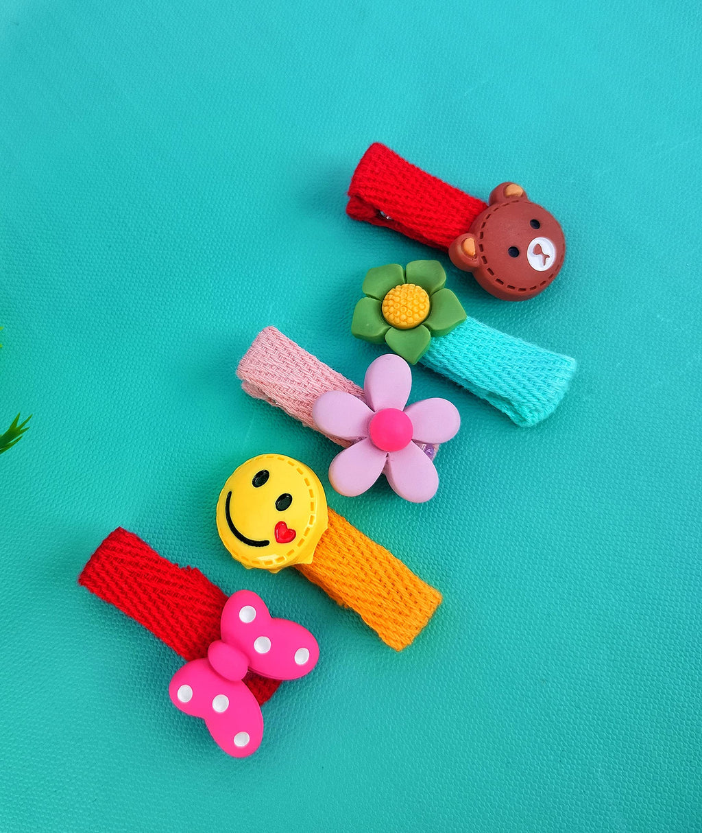 ANNACREATIONS 26 Pcs Baby Girls Hair Clips Cute Animal Character Fruit Flower Pattern Fully Ribbon Lined Hair clips Hair Accessories for Girls